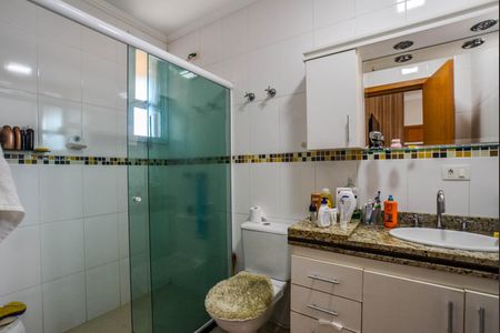 Apartamento à venda com 340m², 4 quartos e 4 vagasBanheiro da Suíte 2