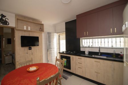 Apartamento à venda com 150m², 2 quartos e 2 vagasCozinha