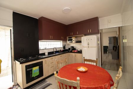 Apartamento à venda com 150m², 2 quartos e 2 vagasCozinha