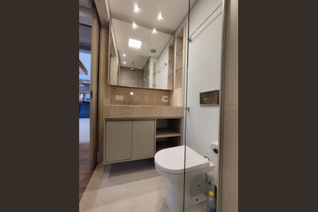 Apartamento para alugar com 84m², 1 quarto e 2 vagas Apartamento para alugar com 84m², 1 quarto e 2 vagasBanheiro da Suite