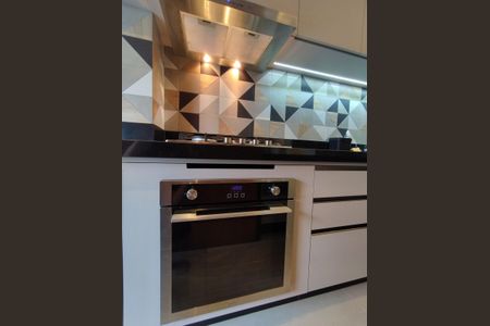 Apartamento para alugar com 84m², 1 quarto e 2 vagas Apartamento para alugar com 84m², 1 quarto e 2 vagasCozinha - Armários