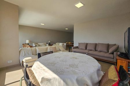 Apartamento para alugar com 192m², 4 quartos e 2 vagasSala