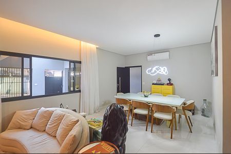 Casa à venda com 287m², 4 quartos e 3 vagasSala