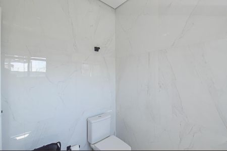 Casa à venda com 287m², 4 quartos e 3 vagasBanheiro da Suíte 2