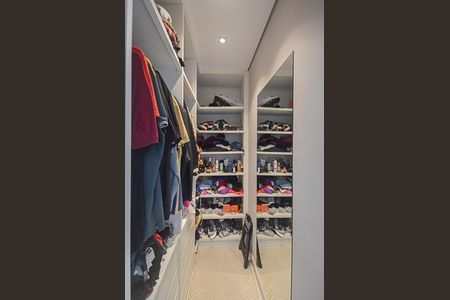 Casa à venda com 287m², 4 quartos e 3 vagasCloset da suíte 3