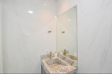 Casa à venda com 287m², 4 quartos e 3 vagasBanheiro de serviço