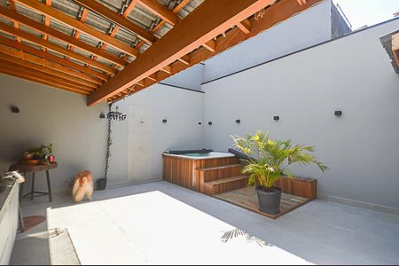 Casa à venda com 287m², 4 quartos e 3 vagasHidro