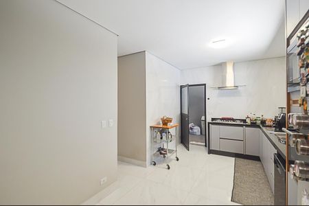 Casa à venda com 287m², 4 quartos e 3 vagasCozinha