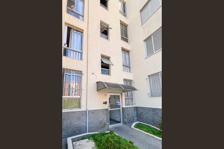 Apartamento à venda com 60m², 2 quartos e 1 vagaFachada + plaquinha
