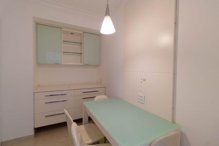 Apartamento para alugar com 135m², 3 quartos e 2 vagas Apartamento para alugar com 135m², 3 quartos e 2 vagasCopa