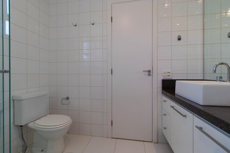 Apartamento para alugar com 135m², 3 quartos e 2 vagas Apartamento para alugar com 135m², 3 quartos e 2 vagasBanehiro da Suíte 01