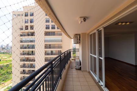 Apartamento para alugar com 135m², 3 quartos e 2 vagas Apartamento para alugar com 135m², 3 quartos e 2 vagasSacada com Churrasqueira