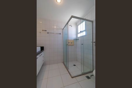 Apartamento para alugar com 135m², 3 quartos e 2 vagas Apartamento para alugar com 135m², 3 quartos e 2 vagasBanehiro da Suíte 01