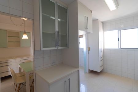 Apartamento para alugar com 135m², 3 quartos e 2 vagas Apartamento para alugar com 135m², 3 quartos e 2 vagasCozinha