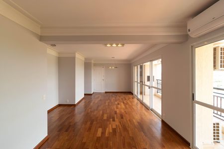 Apartamento para alugar com 135m², 3 quartos e 2 vagas Apartamento para alugar com 135m², 3 quartos e 2 vagasSala