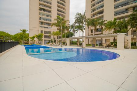 Apartamento para alugar com 135m², 3 quartos e 2 vagas Apartamento para alugar com 135m², 3 quartos e 2 vagasÁrea comum - Piscina