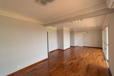 Apartamento para alugar com 135m², 3 quartos e 2 vagas Apartamento para alugar com 135m², 3 quartos e 2 vagasSala