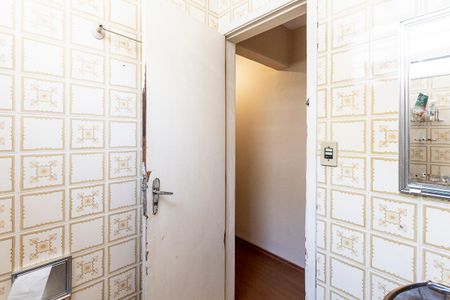 Casa à venda com 250m², 3 quartos e 2 vagasBanheiro do corredor