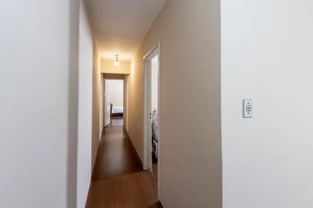 Casa à venda com 250m², 3 quartos e 2 vagasCorredor