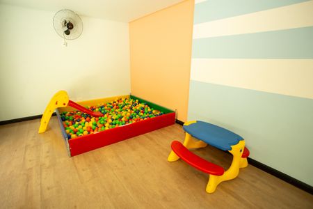 Apartamento à venda com 76m², 2 quartos e 2 vagasÁREA COMUM- BRINQUEDOTECA