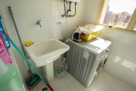 Apartamento à venda com 76m², 2 quartos e 2 vagasÁREA DE SERVIÇO