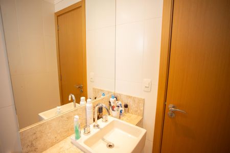 Apartamento à venda com 76m², 2 quartos e 2 vagasBANHEIRO QUARTO 1