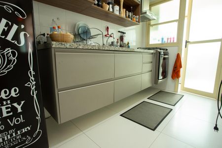 Apartamento à venda com 76m², 2 quartos e 2 vagasCOZINHA