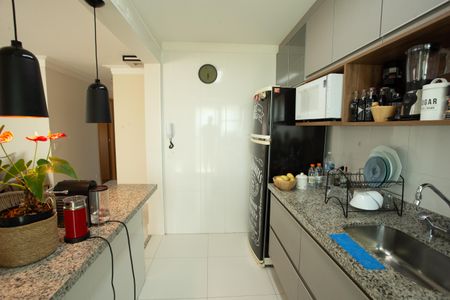 Apartamento à venda com 76m², 2 quartos e 2 vagasCOZINHA