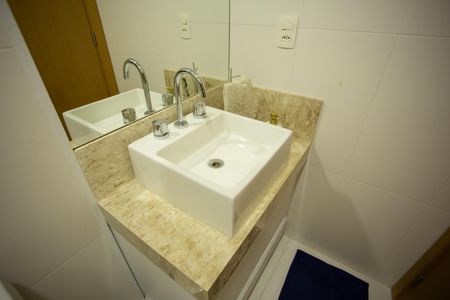 Apartamento à venda com 76m², 2 quartos e 2 vagasBANHEIRO