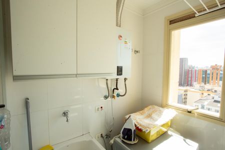 Apartamento à venda com 76m², 2 quartos e 2 vagasÁREA DE SERVIÇO