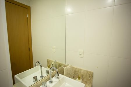 Apartamento à venda com 76m², 2 quartos e 2 vagasBANHEIRO