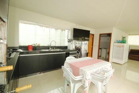 Casa à venda com 200m², 3 quartos e 2 vagasÁrea Gourmet