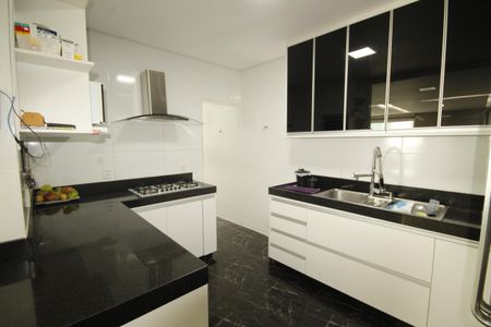 Casa à venda com 200m², 3 quartos e 2 vagasCozinha