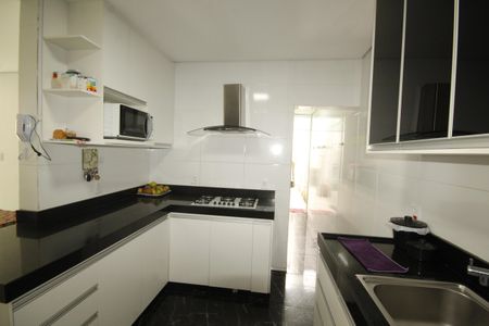 Casa à venda com 200m², 3 quartos e 2 vagasCozinha