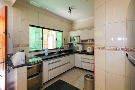 Casa à venda com 300m², 4 quartos e 4 vagasCozinha