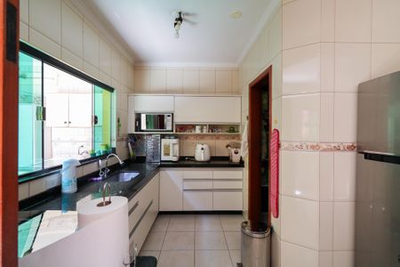 Casa à venda com 300m², 4 quartos e 4 vagasCozinha