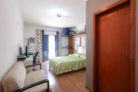 Casa à venda com 300m², 4 quartos e 4 vagasSuíte 2