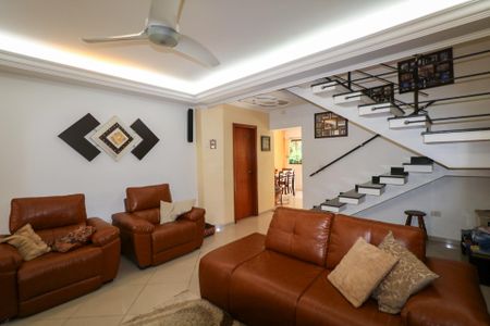 Casa à venda com 300m², 4 quartos e 4 vagasSala
