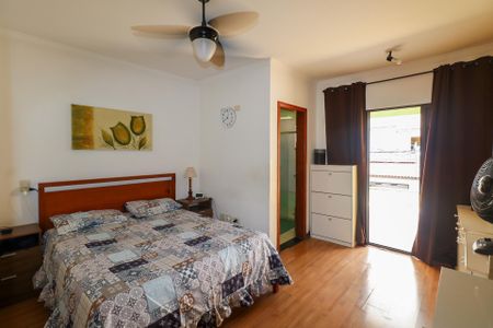 Casa à venda com 300m², 4 quartos e 4 vagasSuíte 1