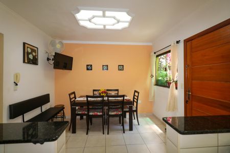 Casa à venda com 300m², 4 quartos e 4 vagasCozinha