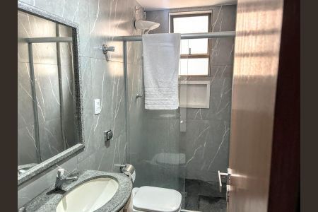 Apartamento à venda com 136m², 4 quartos e 3 vagasbanheiro 1