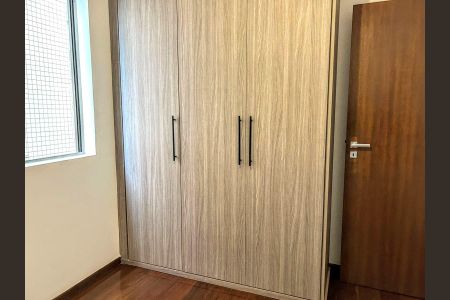 Apartamento à venda com 136m², 4 quartos e 3 vagasquarto 3
