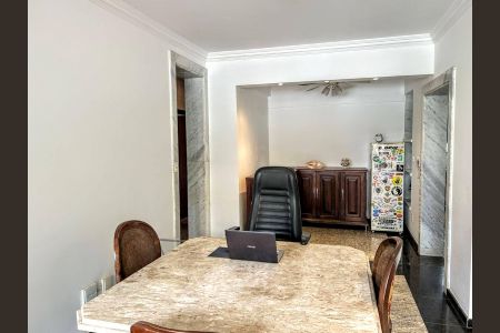 Apartamento à venda com 136m², 4 quartos e 3 vagasSala
