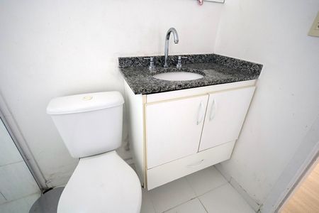 Apartamento à venda com 75m², 2 quartos e 2 vagas Apartamento à venda com 75m², 2 quartos e 2 vagasBanheiro Suíte