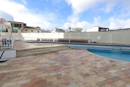 Apartamento à venda com 75m², 2 quartos e 2 vagas Apartamento à venda com 75m², 2 quartos e 2 vagasÁrea comum - Piscina