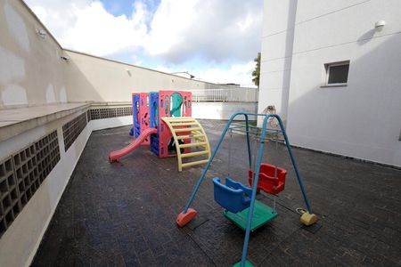 Apartamento à venda com 75m², 2 quartos e 2 vagas Apartamento à venda com 75m², 2 quartos e 2 vagasÁrea comum - Playground