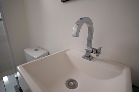 Apartamento à venda com 75m², 2 quartos e 2 vagas Apartamento à venda com 75m², 2 quartos e 2 vagasBanheiro