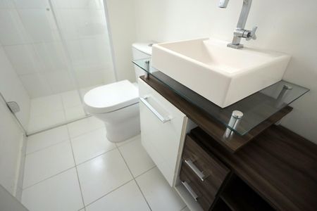 Apartamento à venda com 75m², 2 quartos e 2 vagas Apartamento à venda com 75m², 2 quartos e 2 vagasBanheiro
