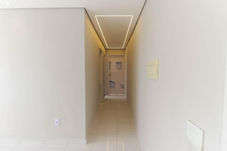 Apartamento para alugar com 44m², 2 quartos e sem vaga Apartamento para alugar com 44m², 2 quartos e sem vagaCorredor