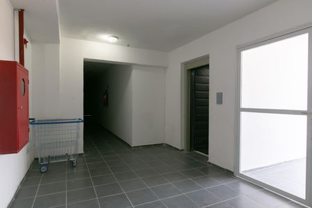 Apartamento para alugar com 44m², 2 quartos e sem vaga Apartamento para alugar com 44m², 2 quartos e sem vagaHall de Entrada